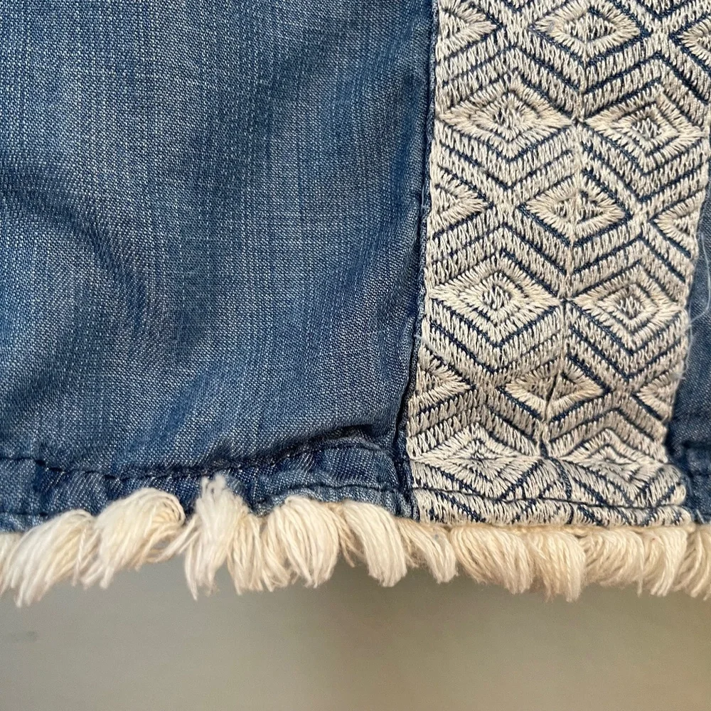 Chelsea & Theodore Size Large Blue Denim Chambray Embroidered Fringe Hem Dress - Picture 5 of 5